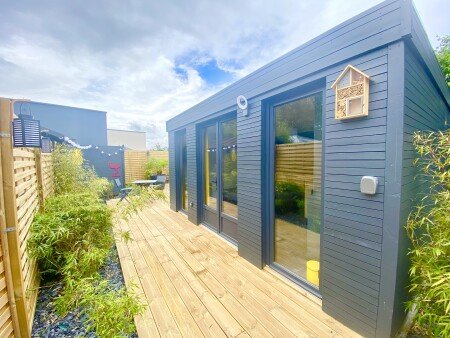 Hébergement insolite moderne, 1 chambre, avec jardin