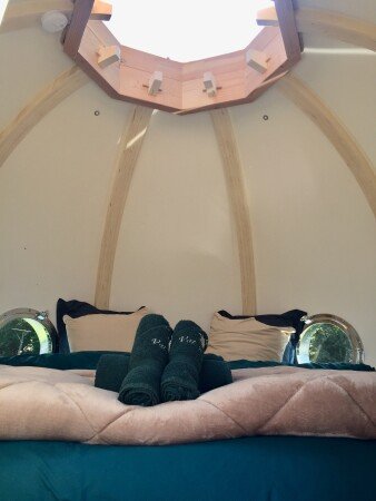 Hébergement insolite romantique, 2 voyageurs, avec jardin