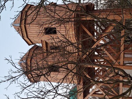 Hébergement insolite moderne, 2 chambres, avec jardin