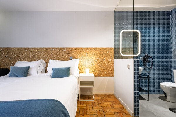 Appartement authentique, 5 chambres, avec parking