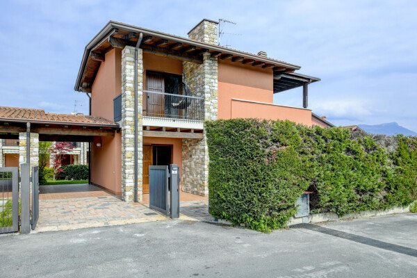 Chalet 3 camere, con giardino