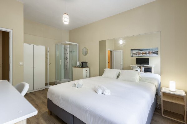 Chambre design, 2 voyageurs, avec climatisation