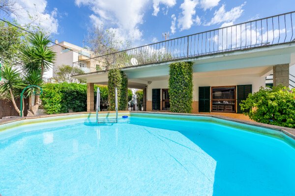 Villa design, 5 chambres, avec piscine