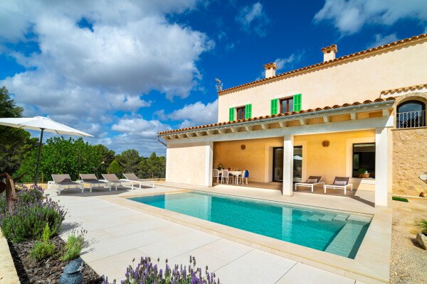 Château 3 chambres, avec piscine