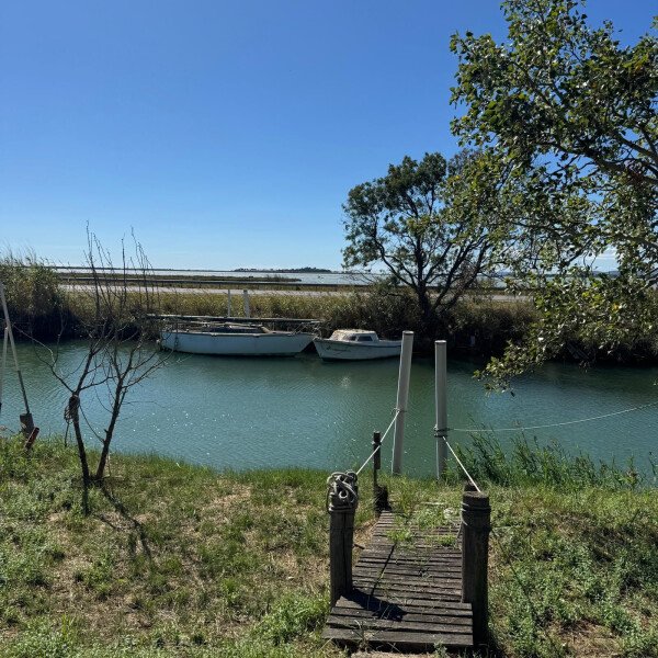 Mazet authentique, 2 chambres, avec jardin