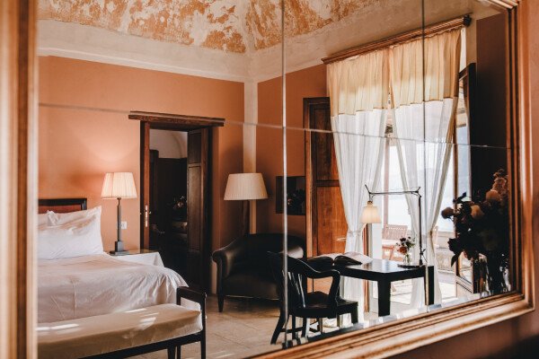 Room 2 guests, with garden