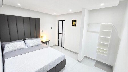 House 5 guests, with garden