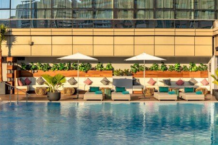 Hôtel moderne, avec piscine