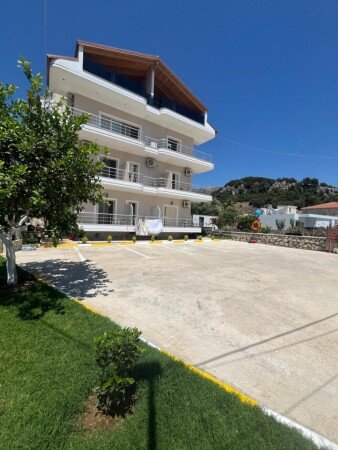 Hotel con giardino