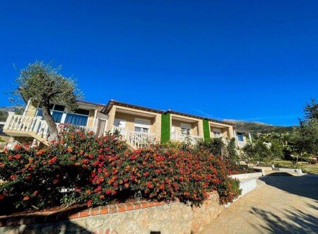 House 4 guests, with garden