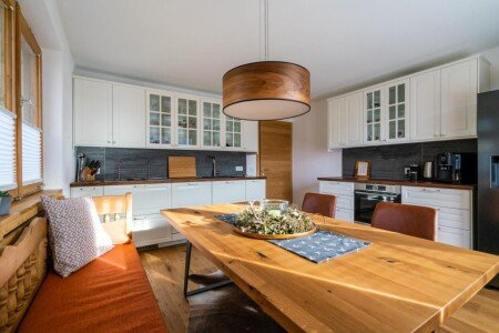 Wohnung 3 Schlafzimmer, mit Garten