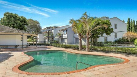 House 3 bedrooms, with pool