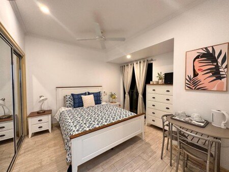 Bed and breakfast 1 bedroom, with pool