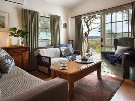 House 7 guests, with garden