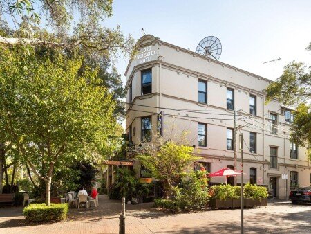 Auberge de jeunesse 2 voyageurs, avec jardin