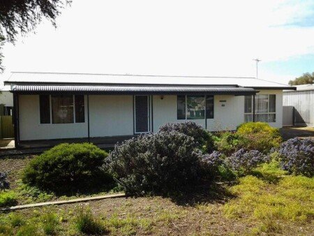 House 4 bedrooms, with parking
