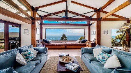 House 5 bedrooms, with pool