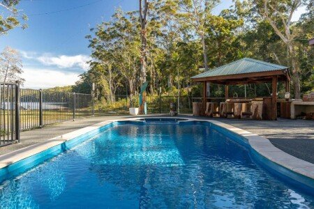 House 3 bedrooms, with pool