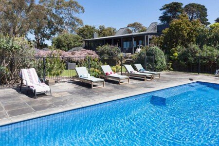 House 4 bedrooms, with pool