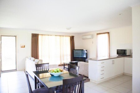 Aparthotel 6 guests, with pool