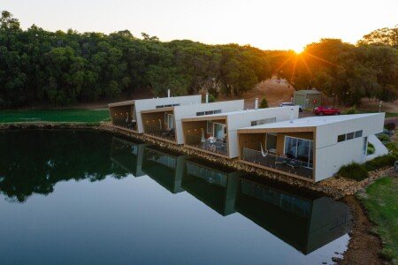 Villa 2 guests, with garden