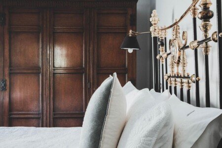 House 1 guest, with jacuzzi