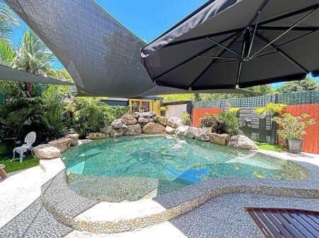 House 2 bedrooms, with pool