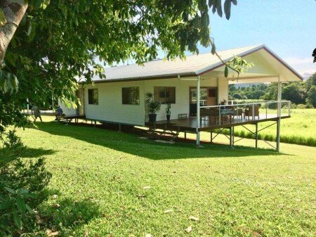House 3 bedrooms, with garden
