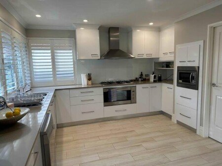 House 5 bedrooms, with pool