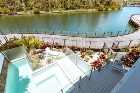 House 4 bedrooms, with pool