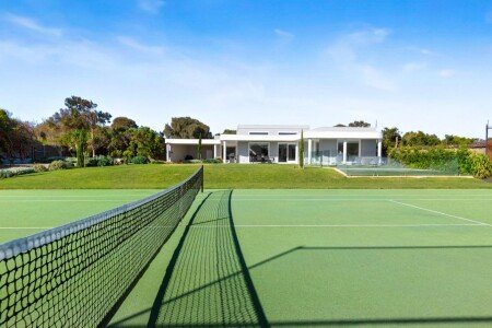 House 4 bedrooms, with pool