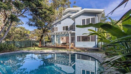 House 4 bedrooms, with pool