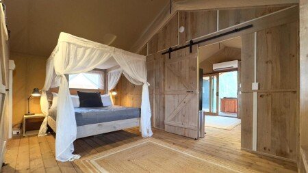 Resort 8 guests, with pool