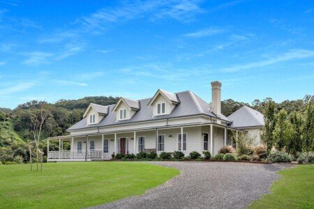 House 5 bedrooms, with pool