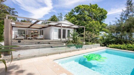 House 2 bedrooms, with pool