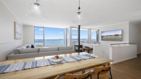 House 4 bedrooms, with pool