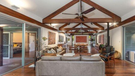 House 8 guests, with wifi