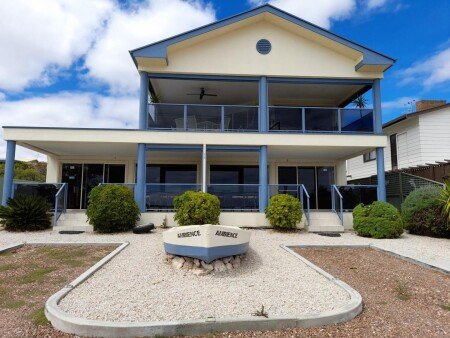 Apartment 3 bedrooms, with garden