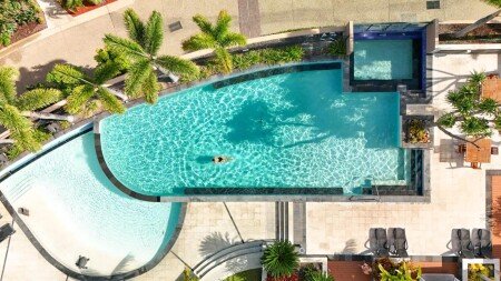 Aparthotel 9 guests, with pool