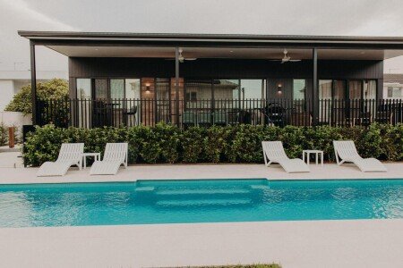 House 2 bedrooms, with pool