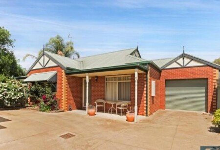 House 2 bedrooms, with garden