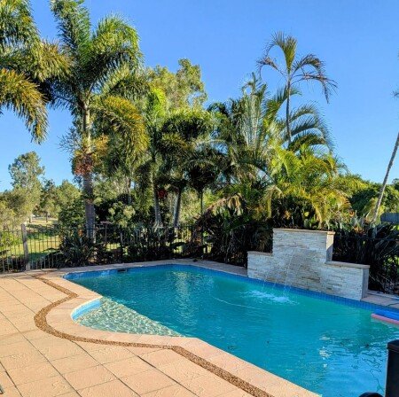 House 5 bedrooms, with pool