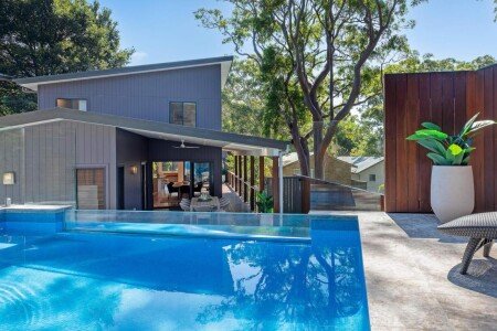 House 5 bedrooms, with pool