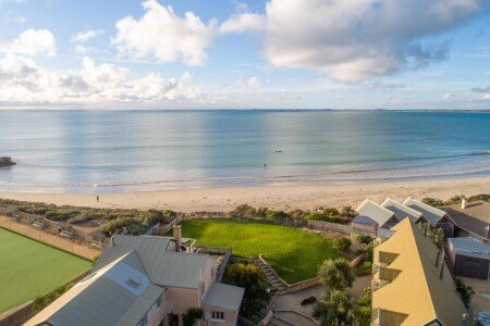 House 6 guests, with garden