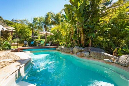 Bed and breakfast 1 guest, with pool