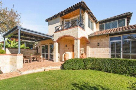 House 8 guests, with air conditioning