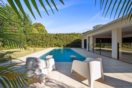 House 5 bedrooms, with pool