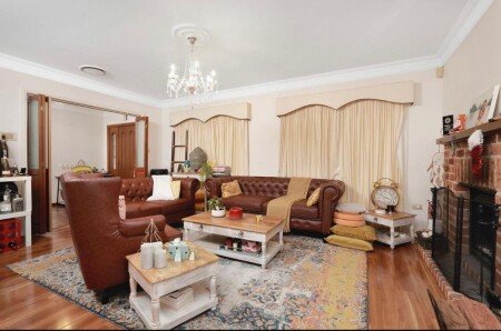 House 4 bedrooms, with jacuzzi