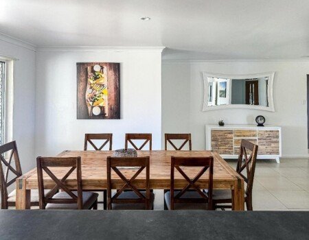 House 4 bedrooms, with pool