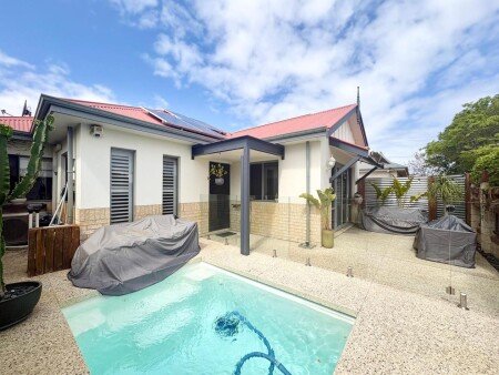 Bed and breakfast 2 bedrooms, with pool